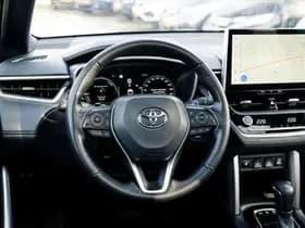 Toyota Corolla Cross 2.0 Full Hybrid Dynamic Automaat | Panoramadak | All Season banden | Adaptieve cruisecontrol | Stuurverwarming | Stoelverwarming thumbnail 6