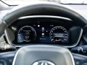 Toyota Corolla Cross 2.0 Full Hybrid Dynamic Automaat | Panoramadak | All Season banden | Adaptieve cruisecontrol | Stuurverwarming | Stoelverwarming thumbnail 7