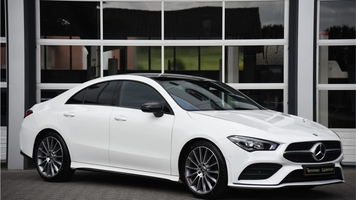 Mercedes-Benz CLA-Klasse 200 AMG Line — foto 1