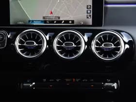 Mercedes-Benz CLA-Klasse 200 AMG Line thumbnail 16