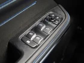 Lynk & 01 1 5 plug in hybrid 360 zwarte hemel nld auto thumbnail 22