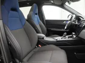 Lynk & 01 1 5 plug in hybrid 360 zwarte hemel nld auto thumbnail 8