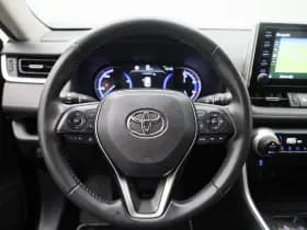 Toyota RAV4 2 5 hybrid dynamic camera adaptive thumbnail 14