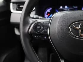 Toyota RAV4 2 5 hybrid dynamic camera adaptive thumbnail 15