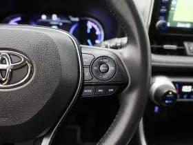 Toyota RAV4 2 5 hybrid dynamic camera adaptive thumbnail 16