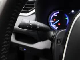 Toyota RAV4 2 5 hybrid dynamic camera adaptive thumbnail 17