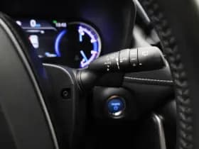 Toyota RAV4 2 5 hybrid dynamic camera adaptive thumbnail 18