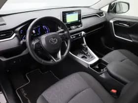 Toyota RAV4 2 5 hybrid dynamic camera adaptive thumbnail 10