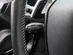 Peugeot 2008 1 2 puretech 130 pk automaat allure camera virtual thumbnail 20