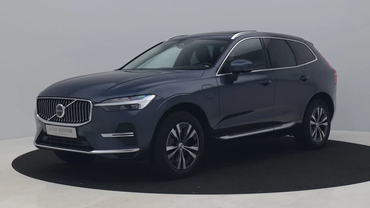 Volvo XC60 2 0 recharge t6 awd business pro facelift pano camera keyless memory stoel en stuurverw — foto 1