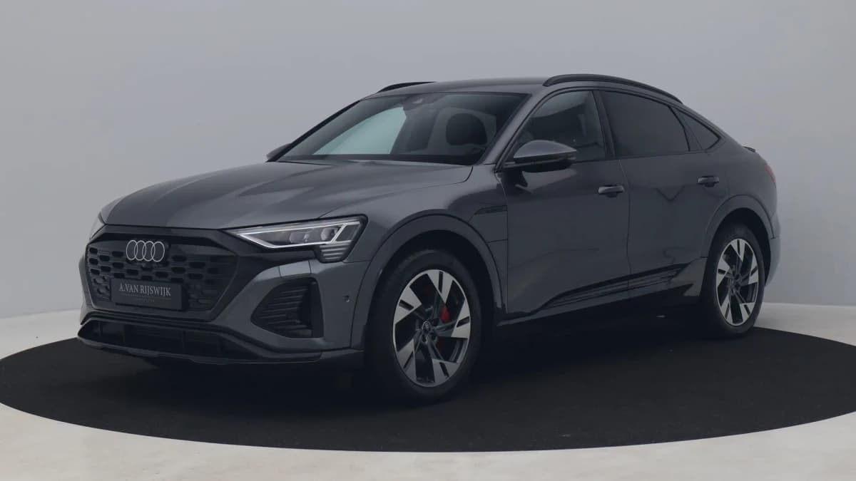 Audi Q8 sportback e tron 50 quattro s edition 95 kwh 360 sfeerverl luchtv keyless stoelverw — foto 1