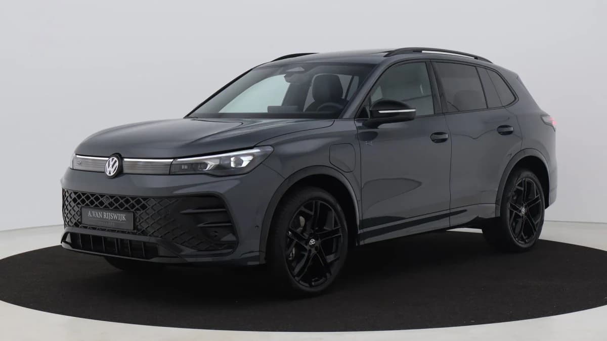 Volkswagen Tiguan new 1 5 ehybrid r line edition pano 360 adaptive hud iq light memory stoelmassage stoelvent stoelverw trekhaak — foto 1