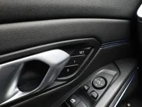 BMW 3-serie serie 320e m sport pano camera memory stoelverwarming trekhaak thumbnail 23