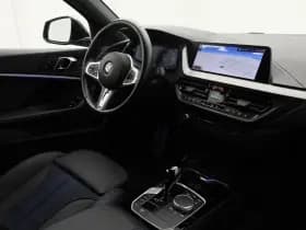 BMW 1-serie serie 118i m sport camera keyless stoel en stuurverw thumbnail 3