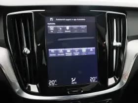 Volvo V60 2 0 t8 twin engine awd inscription pano camera adaptive keyless thumbnail 28