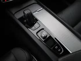 Volvo XC60 2 0 t8 plug in hybrid awd r design facelift pano camera keyless memory stoelverwarming trekhaak thumbnail 16