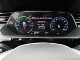 Audi E-tron tron sportback 50 quattro s edition 71 kwh camera keyless luchtvering stoelverwarming thumbnail 7