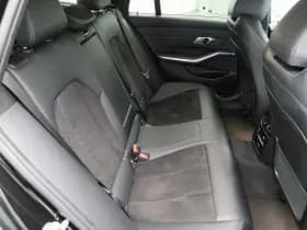 BMW 3-serie serie 318i automaat m sport touring camera carplay stoelverwarming thumbnail 11