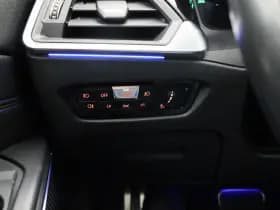 BMW 3-serie serie 318i automaat m sport touring camera carplay stoelverwarming thumbnail 15