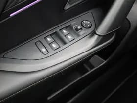 Peugeot 2008 1 2 puretech 130 pk automaat gt line camera keyless thumbnail 21