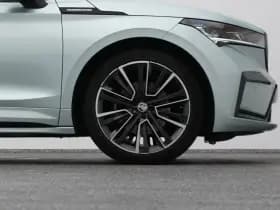 Škoda Enyaq iv 60 founders edition silver camera keyless stuurverw trekhaak thumbnail 43