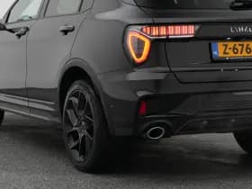 Lynk & 01 1 5 plug in hybrid 360 black zwarte hemel stuurverwarming nld auto thumbnail 18