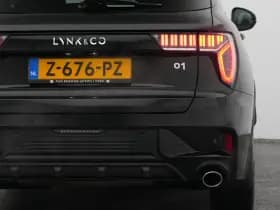 Lynk & 01 1 5 plug in hybrid 360 black zwarte hemel stuurverwarming nld auto thumbnail 20