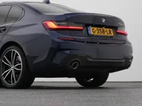 BMW 3-serie serie 330e edrive edition m sport leder keyless stoel stuurverw camera thumbnail 23