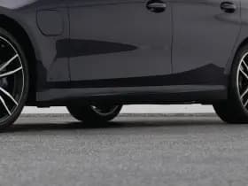 BMW 3-serie serie 330e edrive edition m sport leder keyless stoel stuurverw camera thumbnail 38