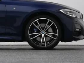BMW 3-serie serie 330e edrive edition m sport leder keyless stoel stuurverw camera thumbnail 43