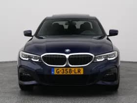 BMW 3-serie serie 330e edrive edition m sport leder keyless stoel stuurverw camera thumbnail 10