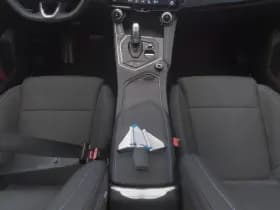 Lynk & 01 1 5 plug in hybrid 360 zwarte hemel nld auto thumbnail 12