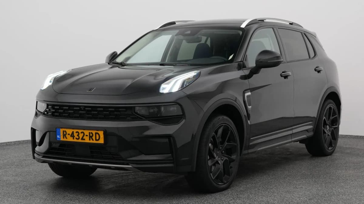 Lynk & 01 1 5 plug in hybrid 360 black nld auto — foto 1