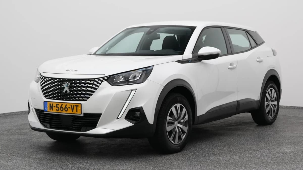 Peugeot E-2008 2008 ev blue lease active 50 kwh camera carplay — foto 1