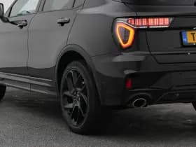 Lynk & 01 1 5 plug in hybrid 360 black zwarte hemel nld auto thumbnail 18