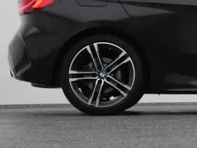 BMW 1-serie serie 116i automaat m sport camera navi thumbnail 41