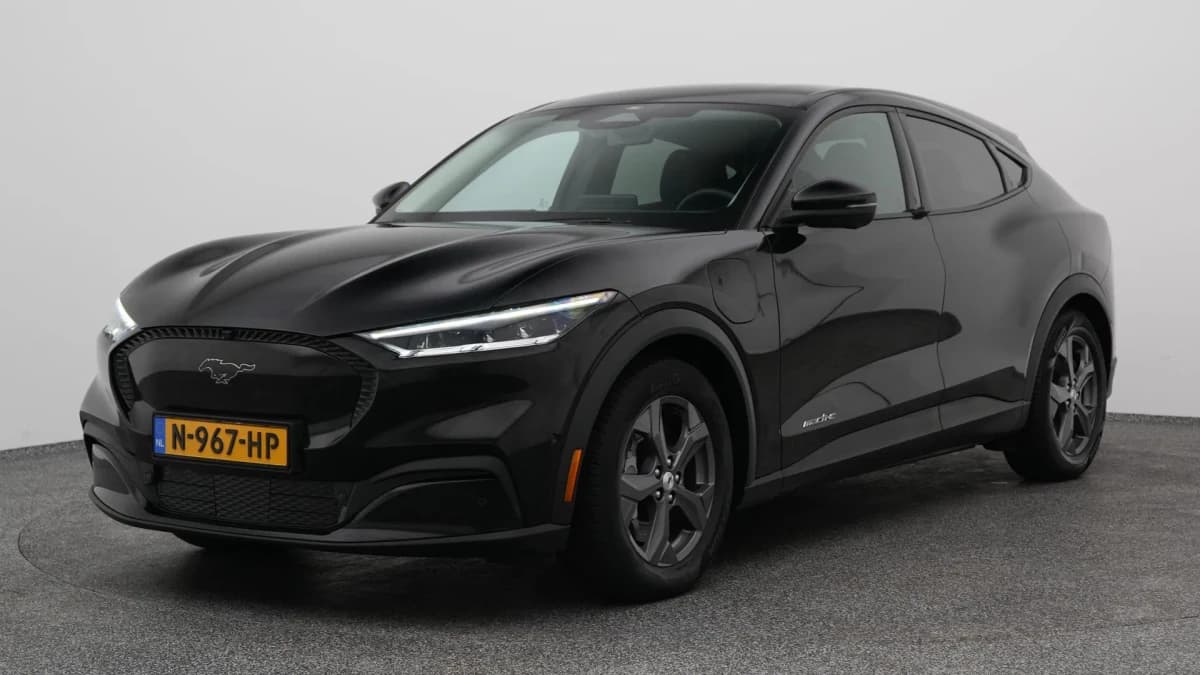 Ford Mustang mach e rwd 75 kwh stoelverw leder 360 adaptive — foto 1