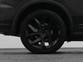 Lynk & 01 1 5 plug in hybrid 360 black zwarte hemel nld auto thumbnail 39