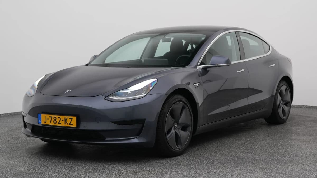 Tesla Model 3 standard rwd plus 60 kwh pano camera autopilot leder — foto 1