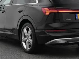 Audi E-tron tron 50 quattro business edition plus 71 kwh pano camera luchtvering stoelverwarming thumbnail 19