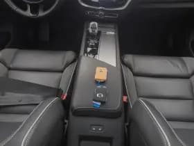 Volvo XC60 2 0 t6 plug in hybrid awd ultimate dark long range pano 360 h k memory stoel en stuurverw thumbnail 12