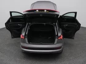 Audi E-tron tron 50 quattro business edition 71 kwh navi luchtvering thumbnail 30