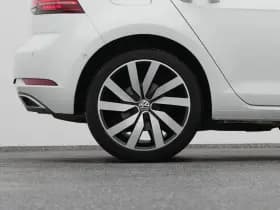 Volkswagen Golf 1 4 tsi dsg 7 highline business r pano adaptive stoelverwarming thumbnail 41