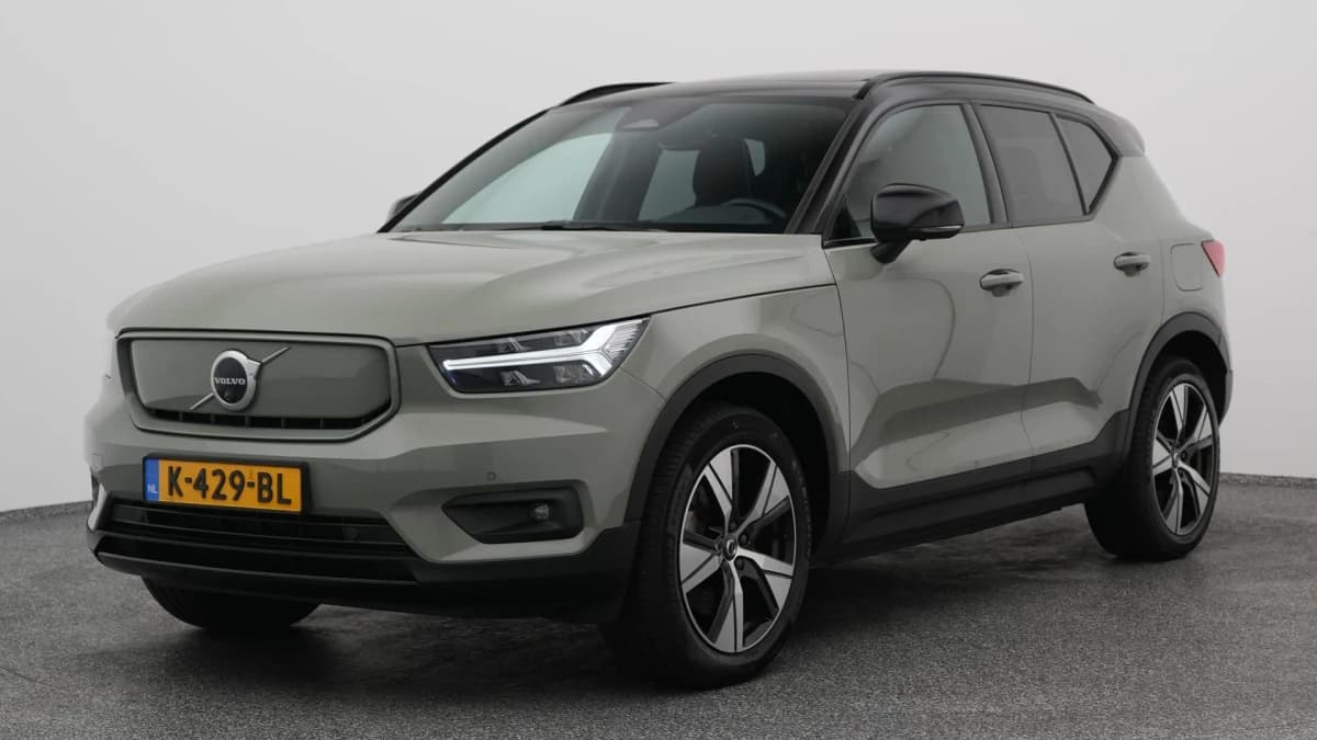 Volvo XC40 recharge p8 awd r design pano 360 h k stoel en stuurverw trekhaak — foto 1