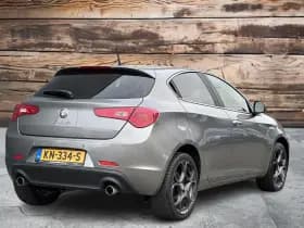 Alfa Romeo Giulietta 2.0 JTDm Distinctive | ECC | LMV | 6 maanden garantie thumbnail 3