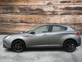 Alfa Romeo Giulietta 2.0 JTDm Distinctive | ECC | LMV | 6 maanden garantie thumbnail 4