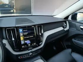 Volvo XC60 2.0 B5 INSCRIPTION | PANORAMA | LEER | H.U.D | HARMAN KARDON | 360 CAMERA | LED!! thumbnail 18