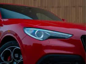 Alfa Romeo Romeo Stelvio 2.0T AWD Veloce 320pk thumbnail 3