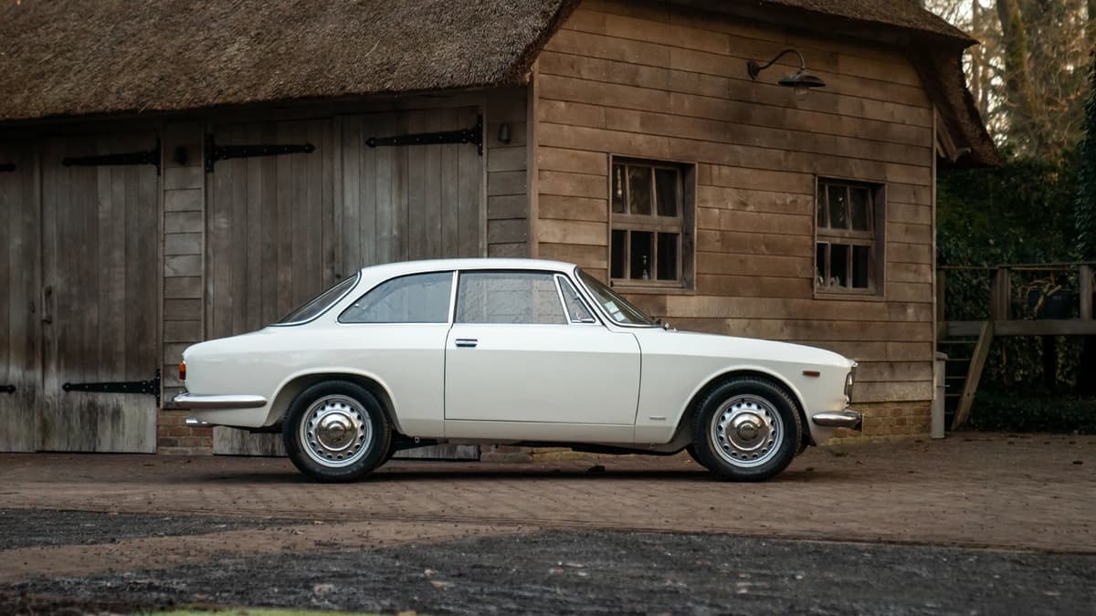 Alfa Romeo Romeo GT 1300 Junior — foto 1