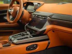 Aston Martin Vanquish | Minotaur Green | Bronze dreamlines thumbnail 11